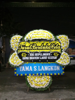 Papan Bunga Duka di Petarangan