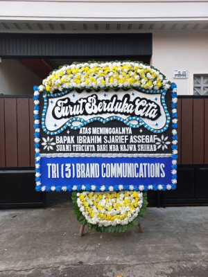 Papan Bunga Duka di Petarangan
